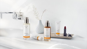 Dr. Hauschka Tägliche Basispflege in drei Schritten Dr. Hauschka Tägliche Basispflege in drei Schritten